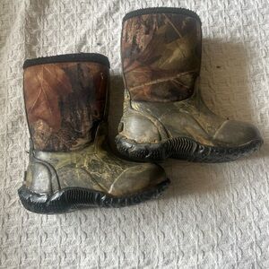 Bogs Camouflage insulated waterproof boots infant size 7